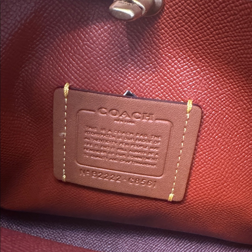 Coach Willow Tote 24 In Colorblock Crossbody Bag with dust bag - Picture 10 of 10
